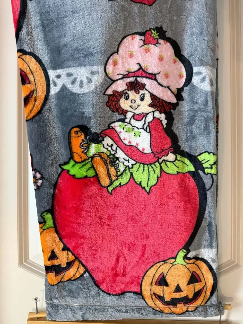 Strawberry Shortcake Halloween Plush Throw Blanket 50in x 70in